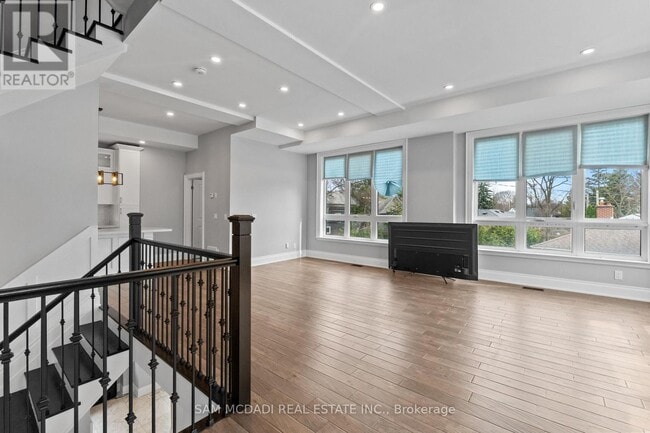 Building Photo - 15 Old Oak Dr