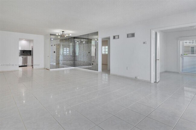 Foto del edificio - 1662 Lincoln Ct