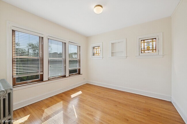 Bedroom 1 - 4943 N Leavitt St