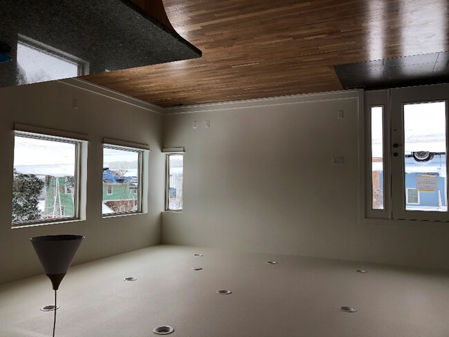 Building Photo - 1124 Maple St