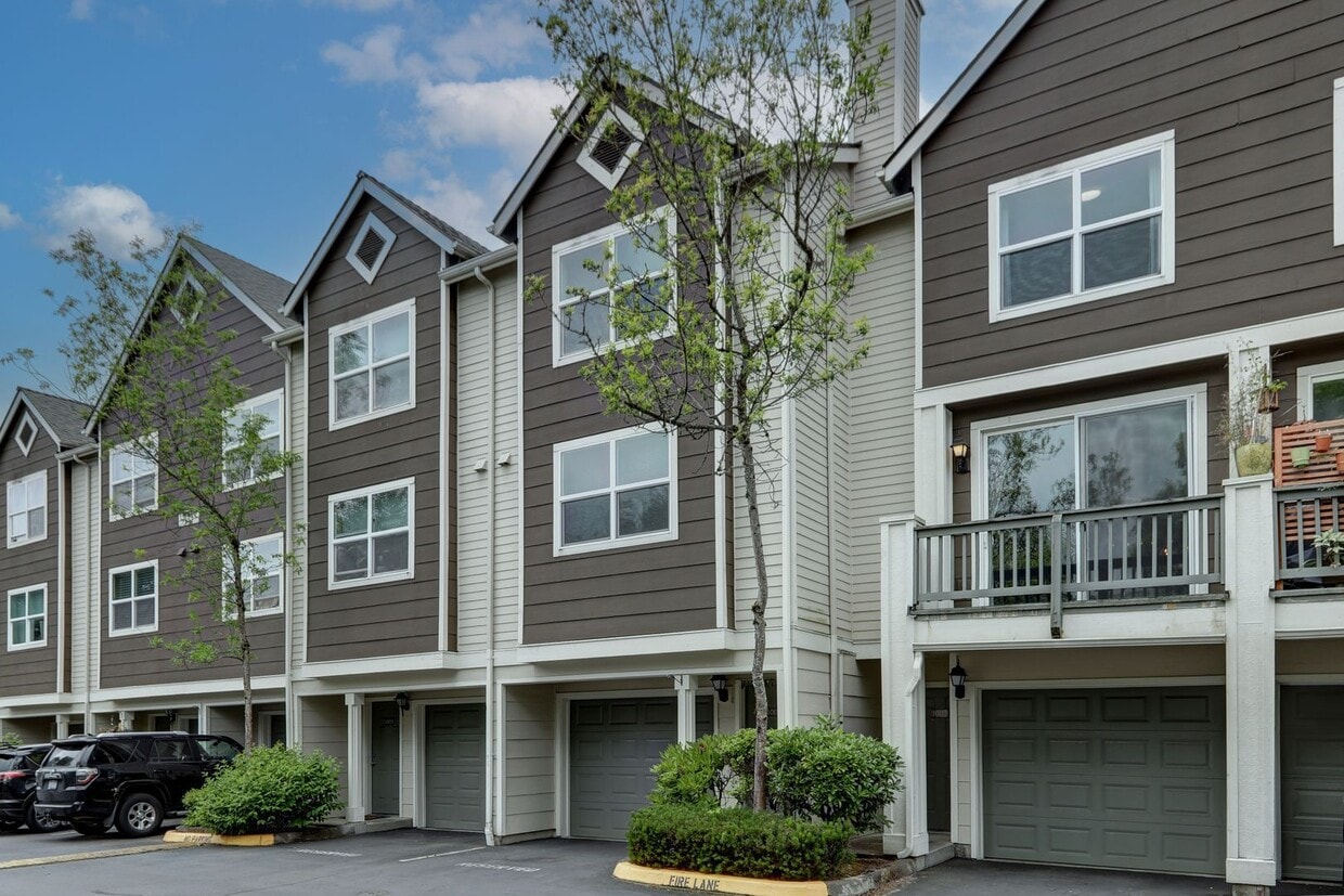 Primary Photo - Newer 2 bedroom Townhome in Lynnwood