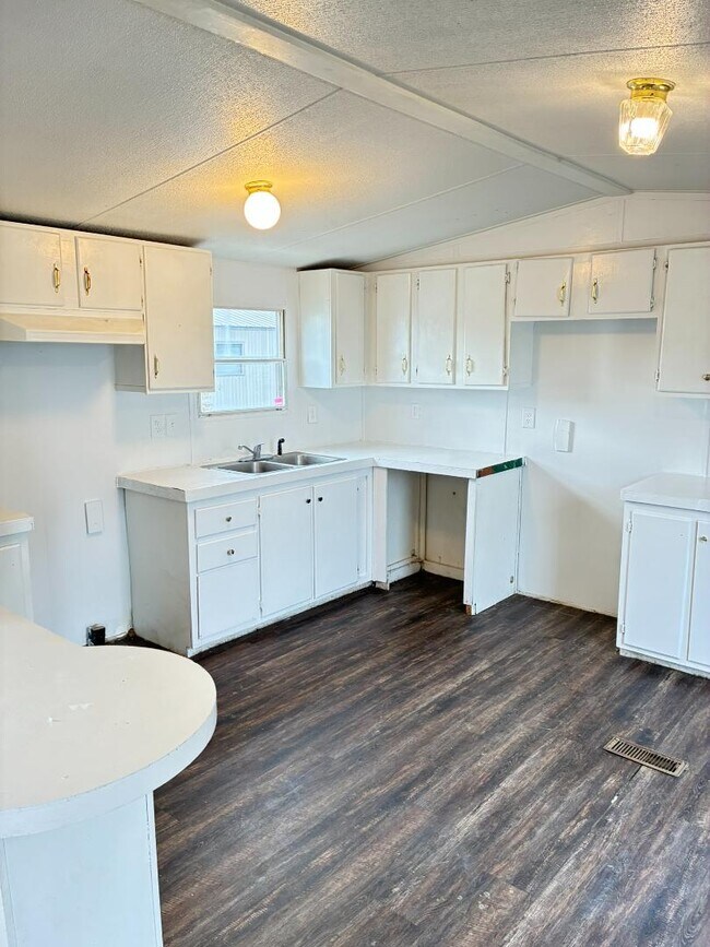 Foto del edificio - 2322 Sandy Ridge Dr