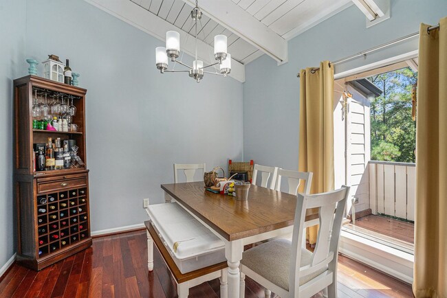 Building Photo - 3813 Paces Ferry W