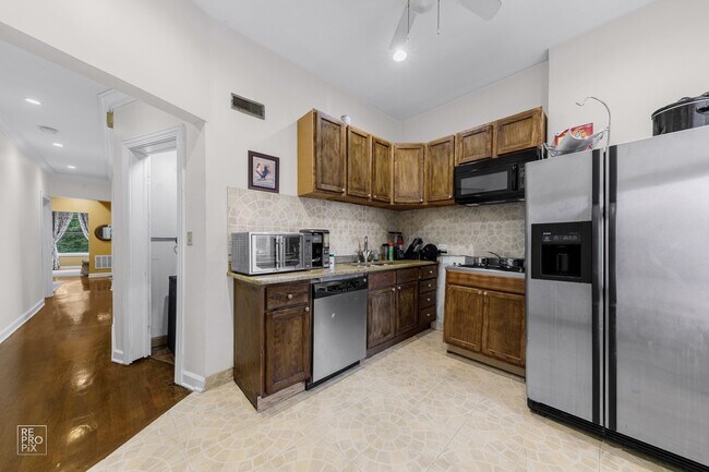 Foto del edificio - 3616 W Lexington St