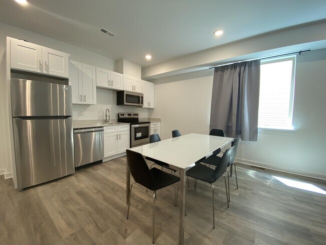 Building Photo - 317 N 41st St