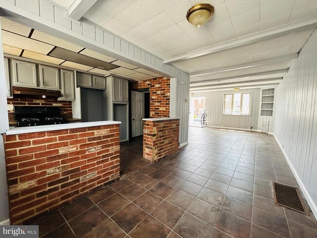 Building Photo - 6024 Shisler St