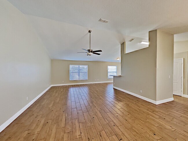 Building Photo - 330 Trade Wind Dr