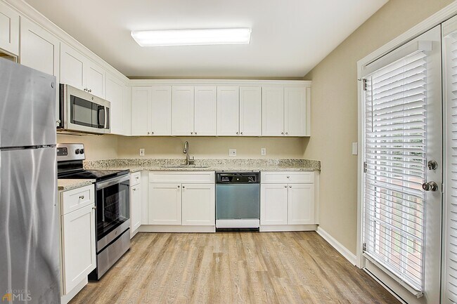 Building Photo - 4397 Bluebird Ln