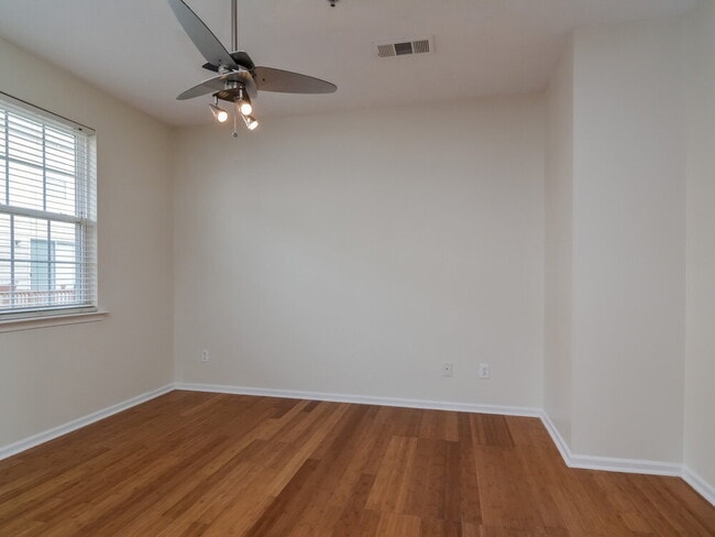 Foto del edificio - 142 Weatherstone Square Dr