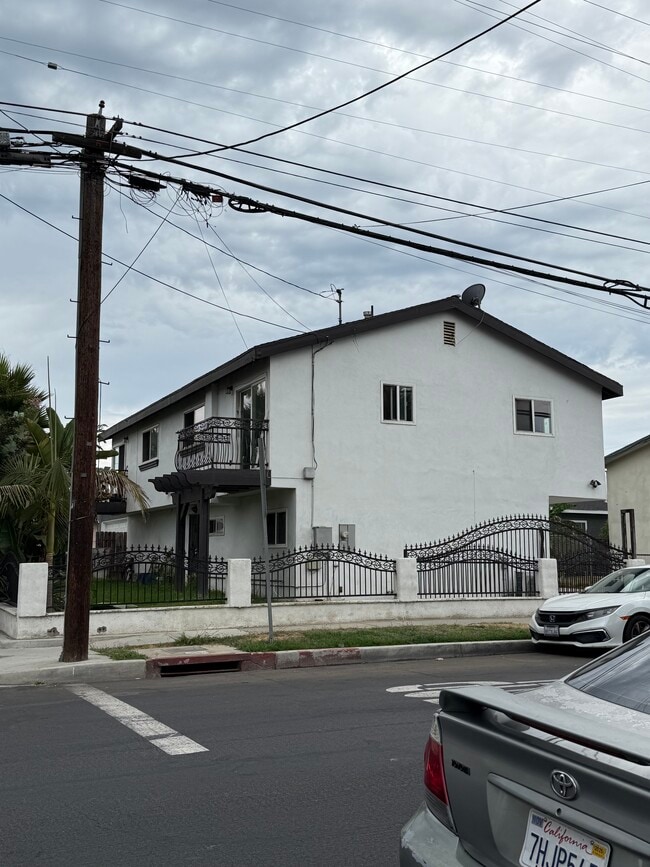 Building Photo - 1875 Lemon Ave