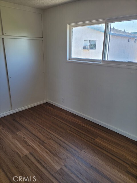 Foto del edificio - 4644 E 56th St