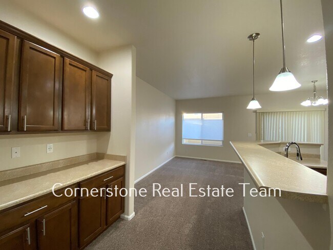 Building Photo - 6572 Emerald Isle Heights