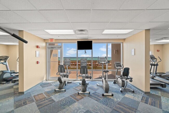Foto del edificio - 16819 Front Beach Rd