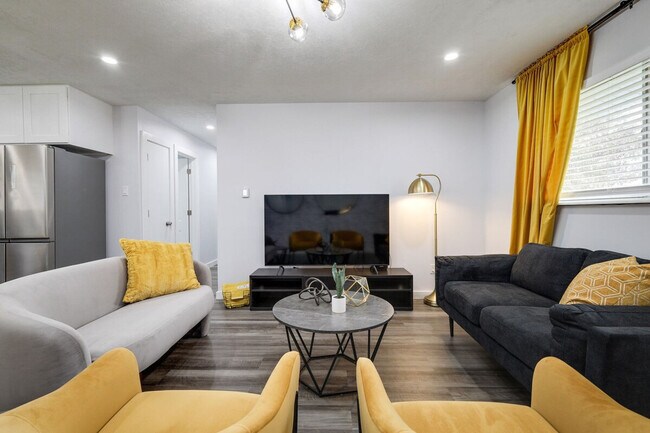 Foto del edificio - 7609 Noreast Dr