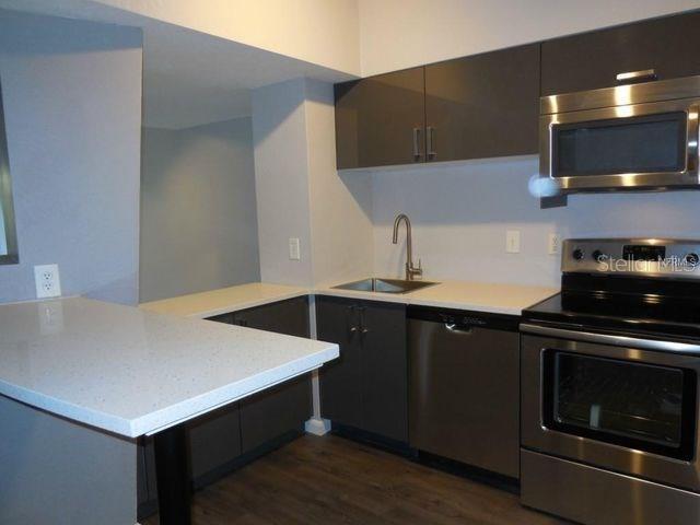 Foto del edificio - 2411 W Horatio St