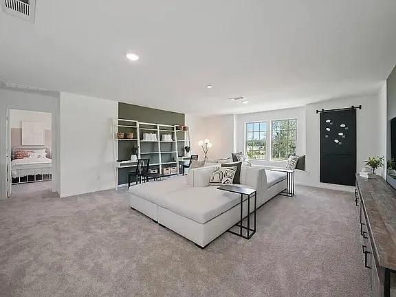 Foto del edificio - 335 Shady Cedar Hl Ln