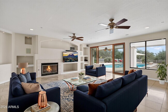 Building Photo - 8001 E Vista Bonita Dr