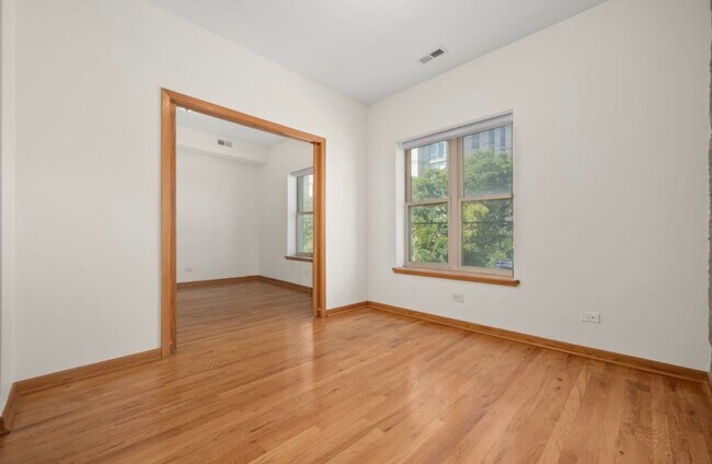 Building Photo - Spacious 2-Bedroom, 2-Bath Condo AVAILABLE NOW