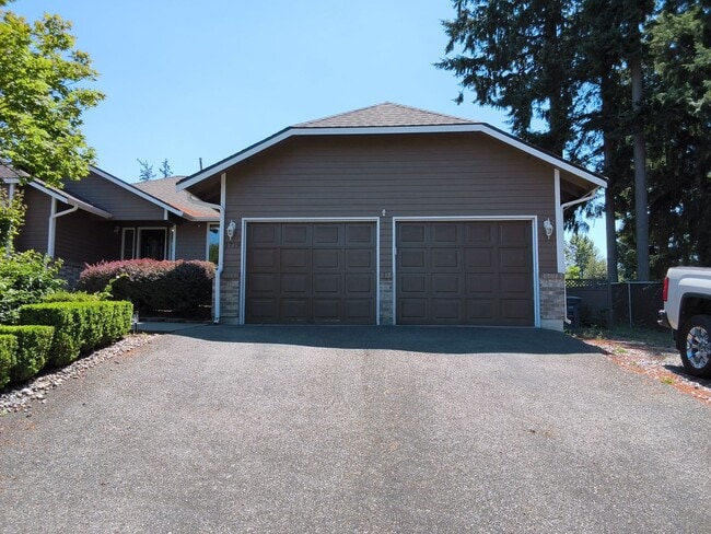 Building Photo - Edgewood Rambler