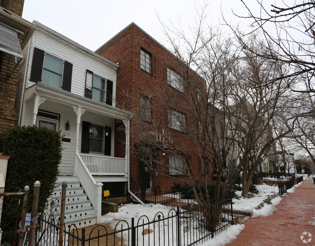 Building Photo - 317 11th St NE