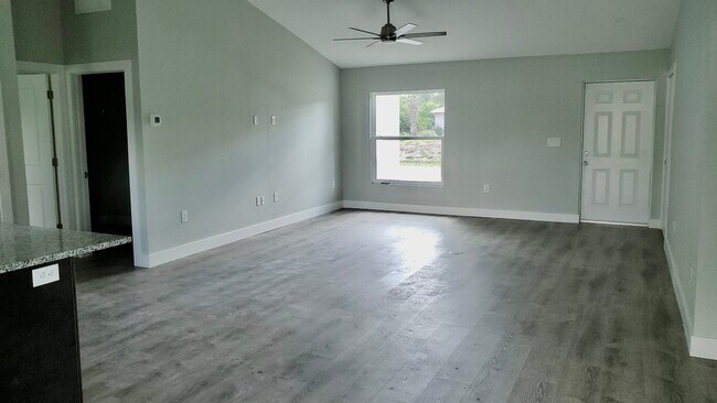 Building Photo - 2940 Sarletto St