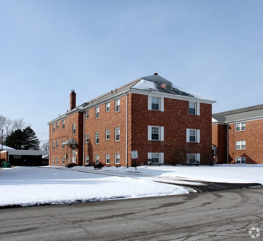 4020 Hillman Way, Youngstown, OH 44512 Apartments in Youngstown, OH