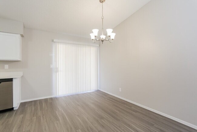 Foto del edificio - 361 Clover Glen Ct