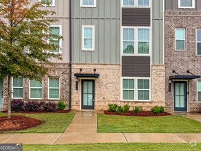 Building Photo - 1136 Buice Lake Pkwy