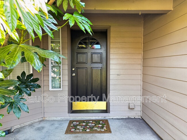 Foto del edificio - 205 NW 8th Ct