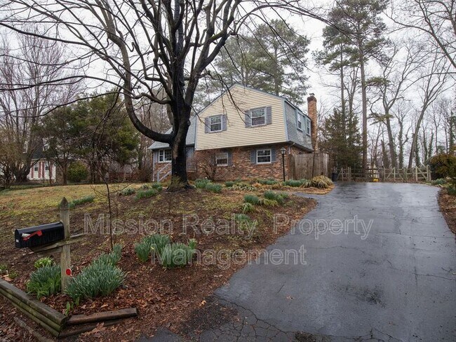 Foto del edificio - 1321 Warminster Dr