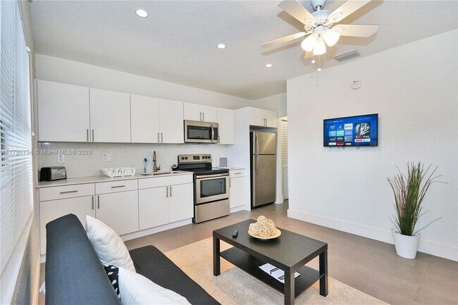 Foto del edificio - 60 NW 76th St