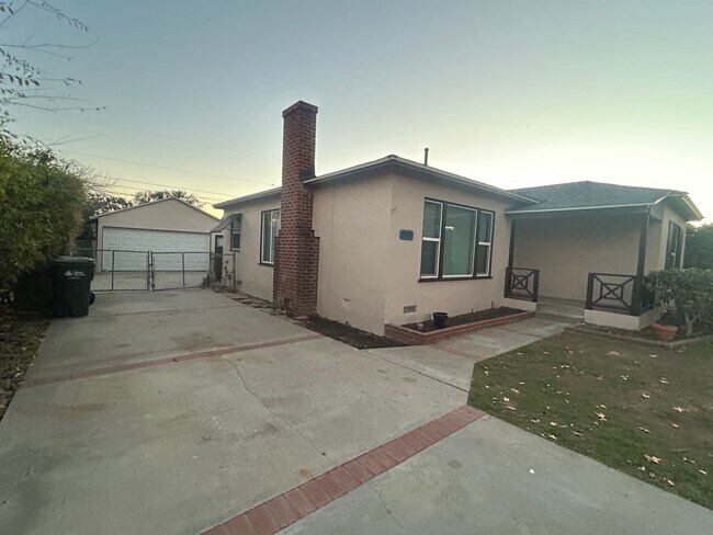 Foto del edificio - Spacious 3-Bed, 2-Bath Temple City House with 2-Car Garage