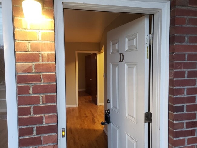 Foto del edificio - Fremont - Small Building - 1BR Top Floor C...