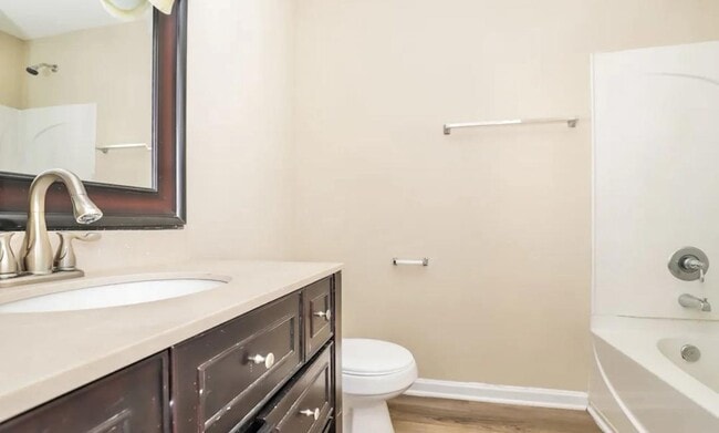 Building Photo - 1732 W 22nd St