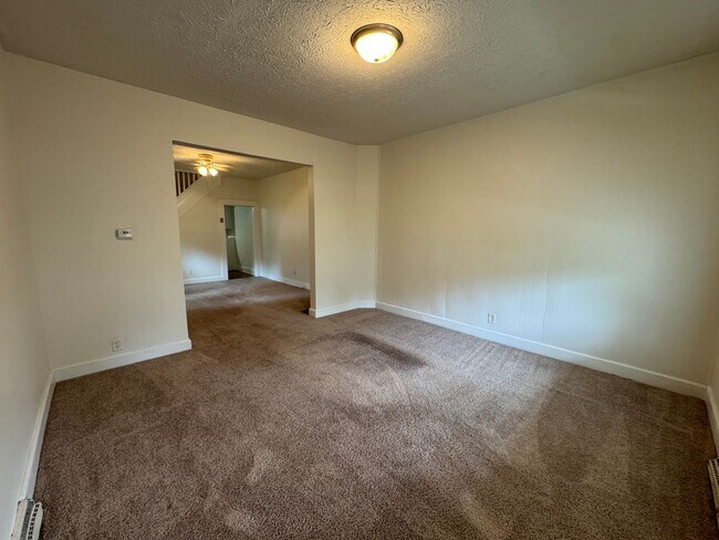 Building Photo - 2346 Coyner Ave