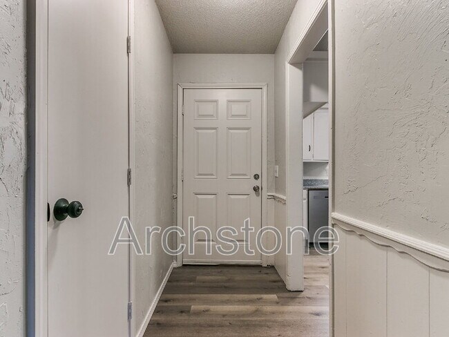 Foto del edificio - 401 NW 86th St