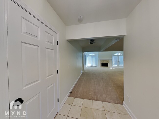 Building Photo - 4601 Lake Village Dr