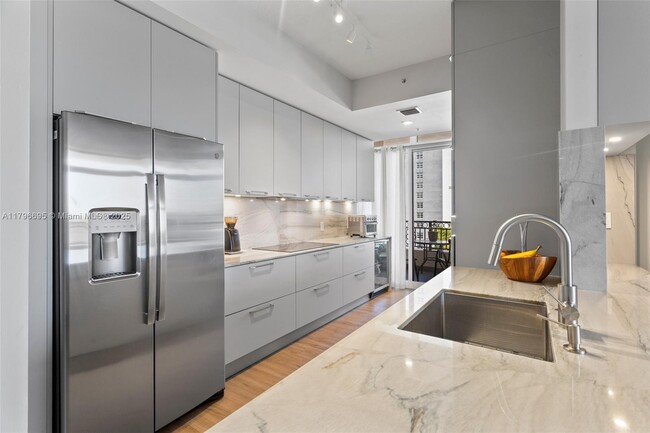 Foto del edificio - 3232 SW 22nd Terrace