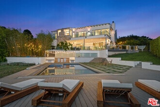 Building Photo - 6047 Cavalleri Rd