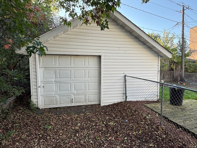 Foto del edificio - Cloquet MN - 3-bed - 1-bath - 1 - car Sing...
