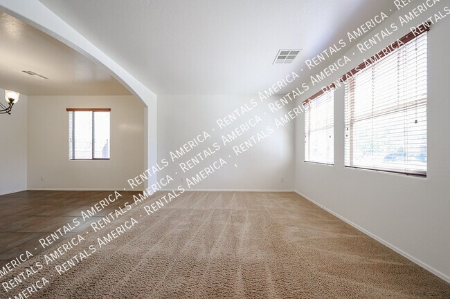 Foto del edificio - 43608 Caven Dr