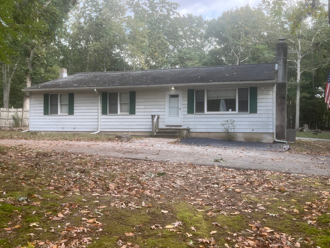 Primary Photo - 52 Summit Dr