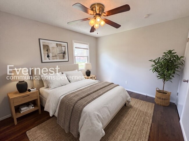 Building Photo - 3 Bed/1.5 Bath Home with Garage / Pet-Friendly / Coming Soon!