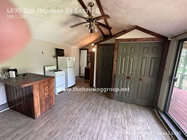 Foto del edificio - Ready Now !!Hayesville.  Includes utilities!!