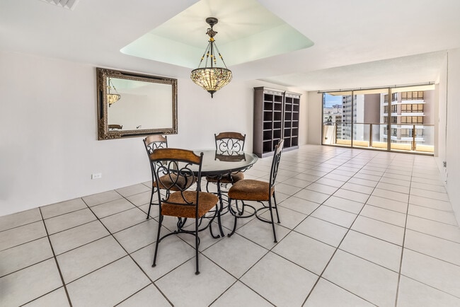 Building Photo - 1860 Ala Moana Blvd