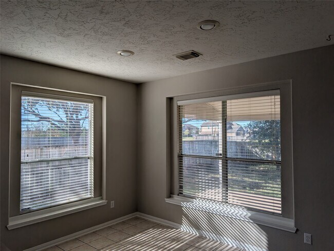 Foto del edificio - 17703 Towne Bridge Dr