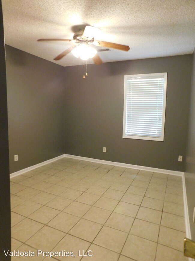 Building Photo - 4 br, 2 bath House - 6526 Brookridge Dr