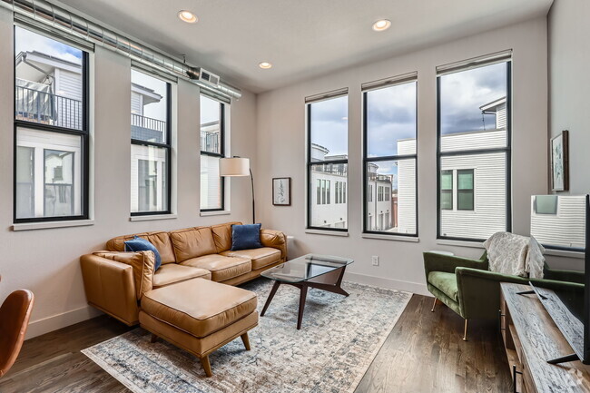 Building Photo - 965 33rd St
