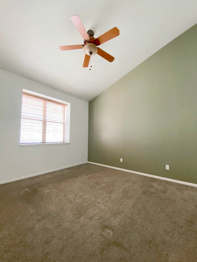 Building Photo - 5485 Zephyr St