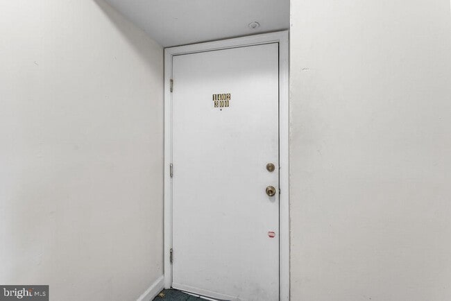 Building Photo - 1402 E Baltimore St